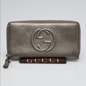 GUCCI Dark Silver Pebbled Leather Soho Wallet